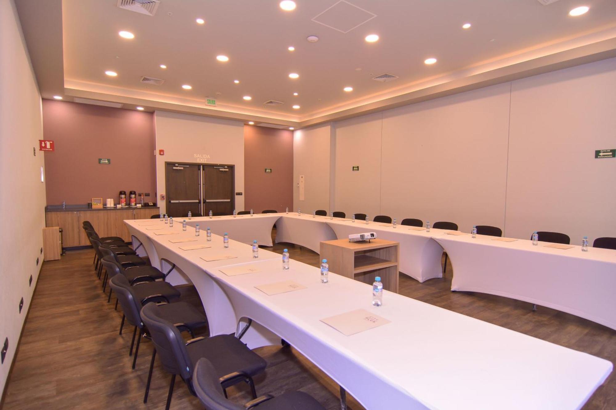 City Express Plus By Marriott Medellin Colombia Exterior foto