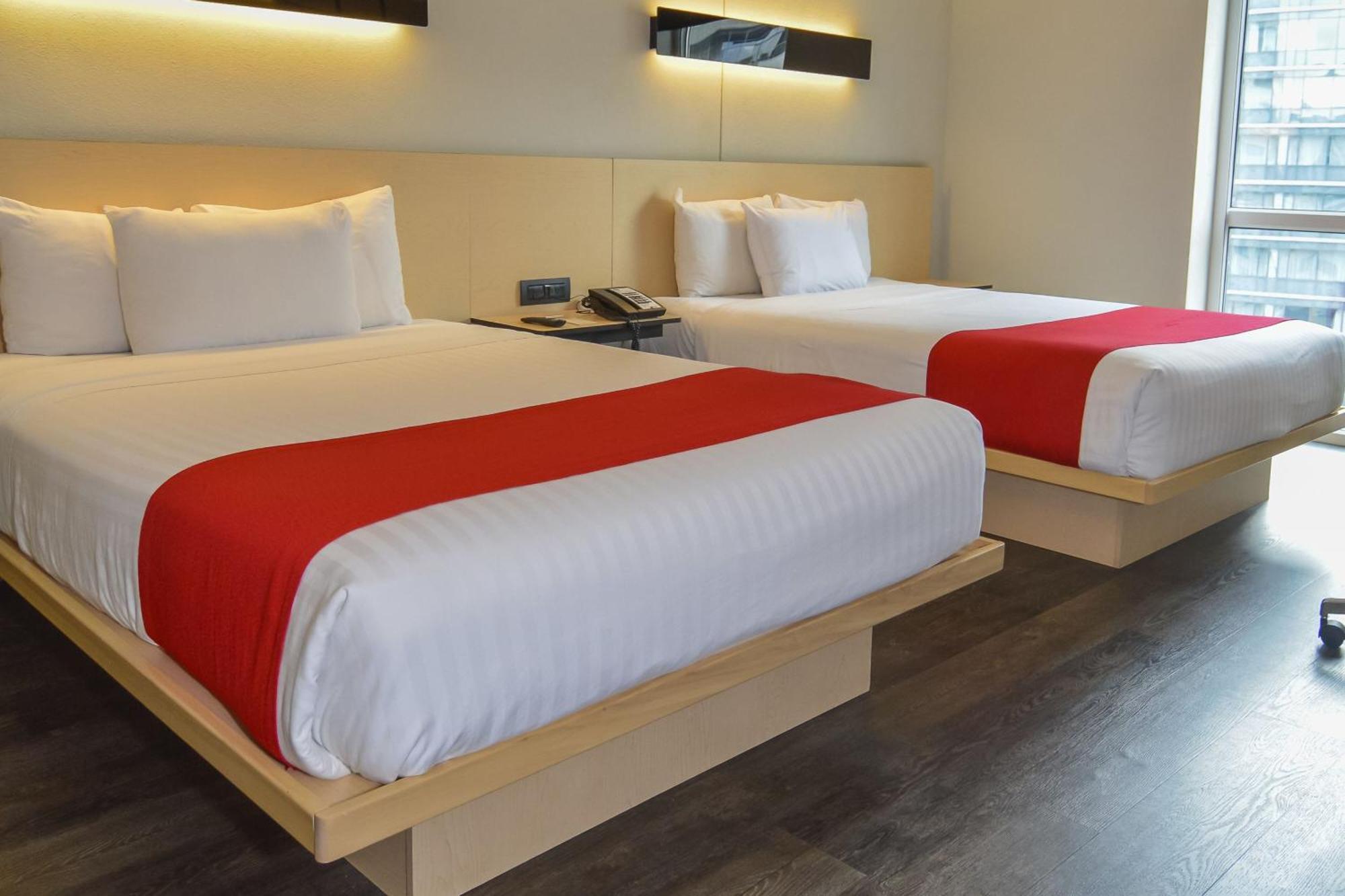 City Express Plus By Marriott Medellin Colombia Exterior foto