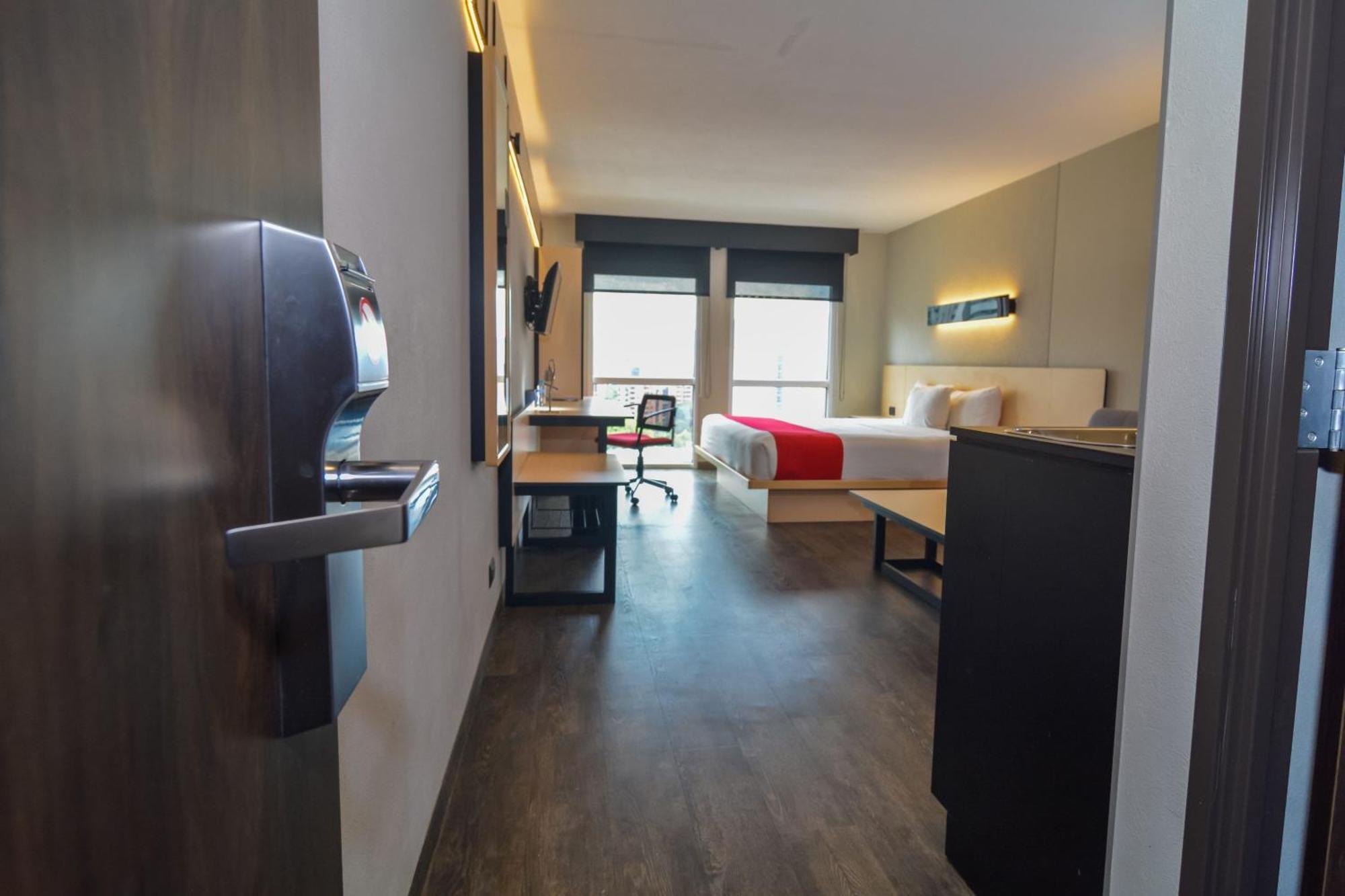 City Express Plus By Marriott Medellin Colombia Exterior foto