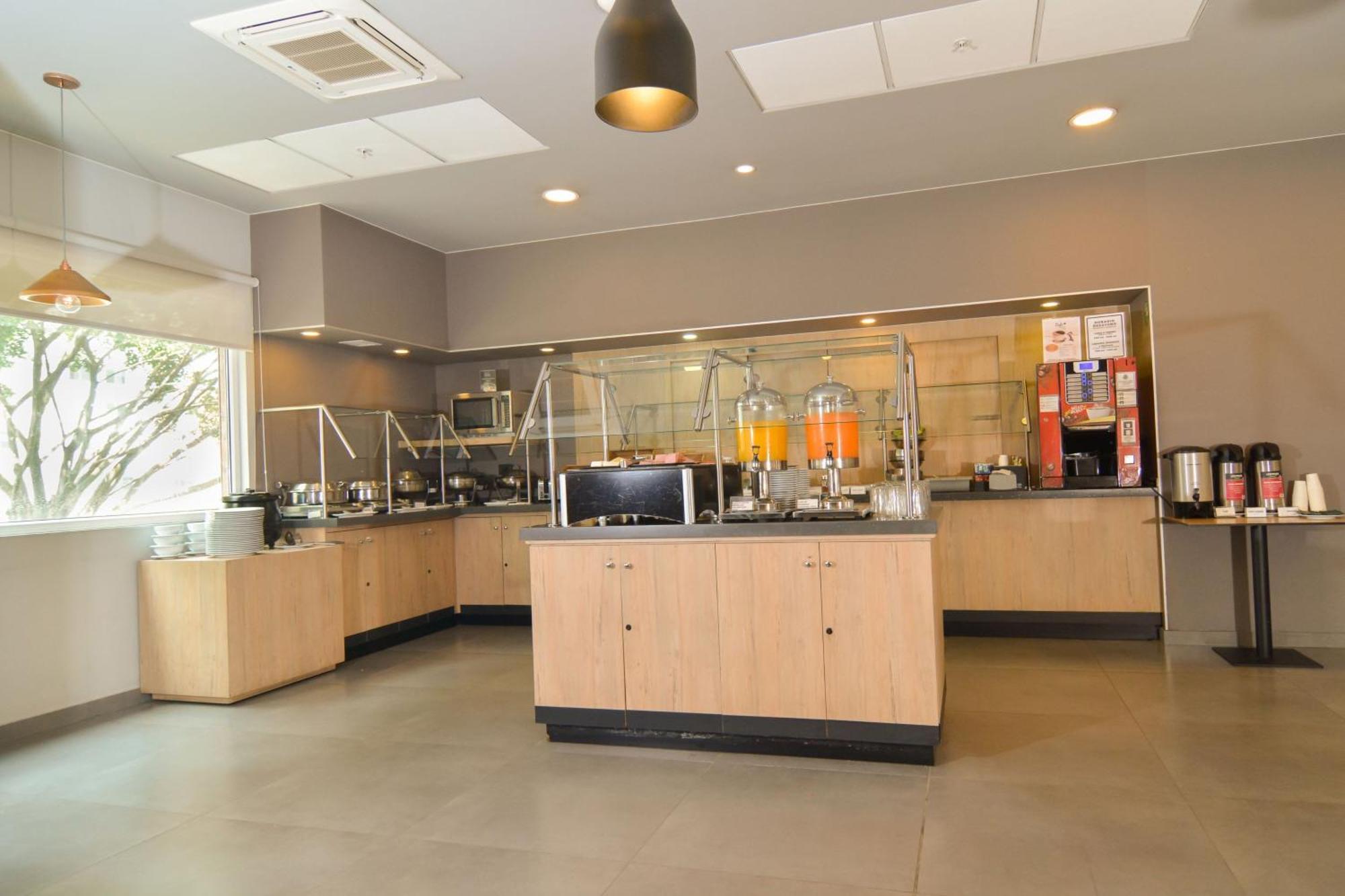 City Express Plus By Marriott Medellin Colombia Exterior foto