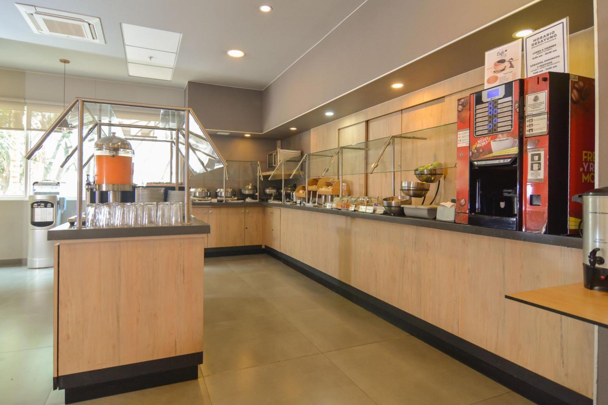 City Express Plus By Marriott Medellin Colombia Exterior foto
