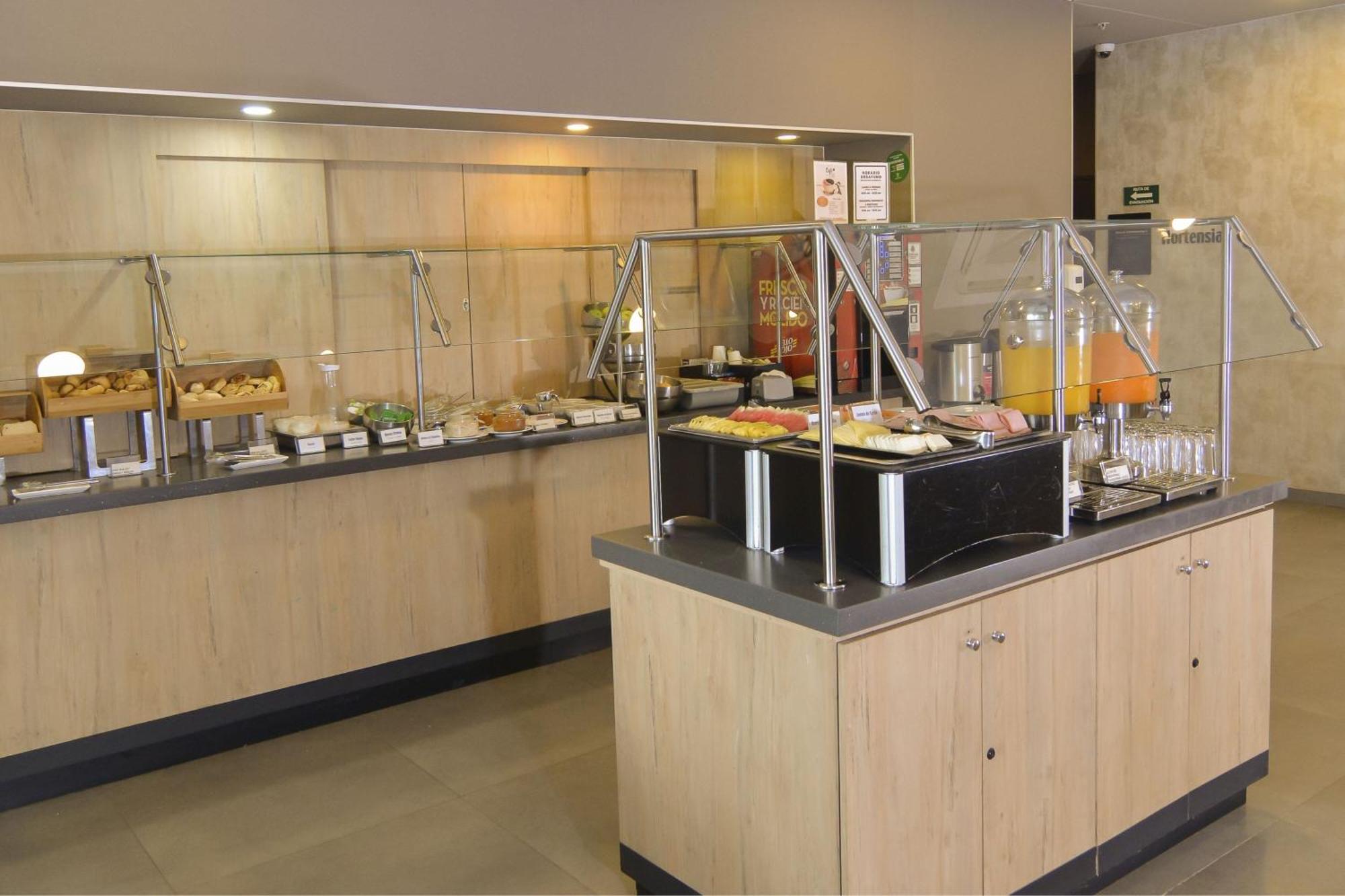 City Express Plus By Marriott Medellin Colombia Exterior foto
