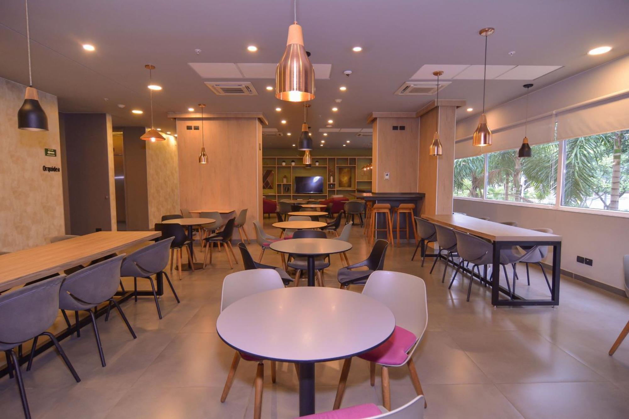City Express Plus By Marriott Medellin Colombia Exterior foto